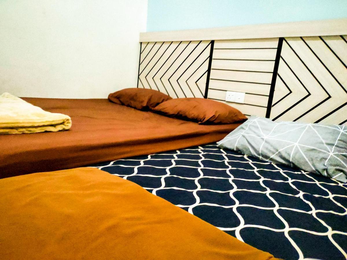 Nikqi'S Homestay 테메로 외부 사진